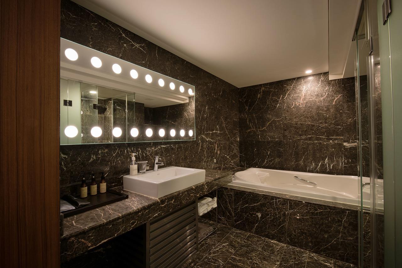 Nineth Hotel Seoul Bagian luar foto